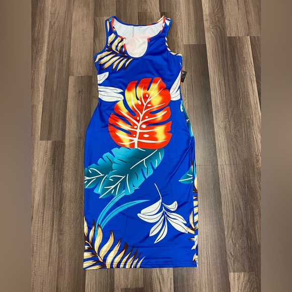 Dresses & Skirts - Royal blue multi colored tropical dress